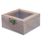 Houten doosje met glazen venster 60 x 60 x 35 mm. 