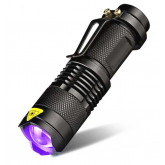 UV flashlight with zoom