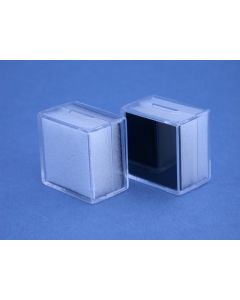 Edelsteendoos 28 x 28 x 19 mm. wit en zwart