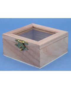 Houten doosje met glazen venster 80 x 80 x 40 mm.